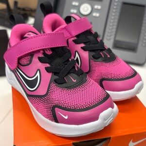 Nike Kids Fuchsia and Black Sneakers